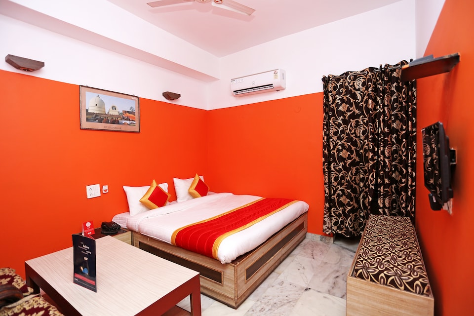 OYO 9044 Hotel Yatrik, Railway Station Bareilly, Bareilly