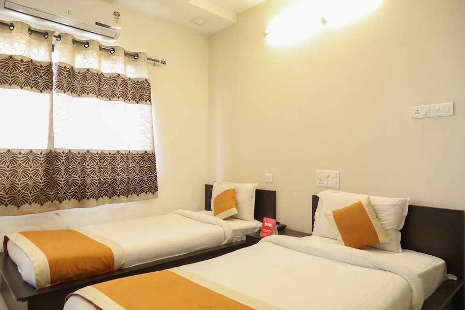 OYO 9023 Dwarka Inn, Pratap Nagar Nagpur, Nagpur