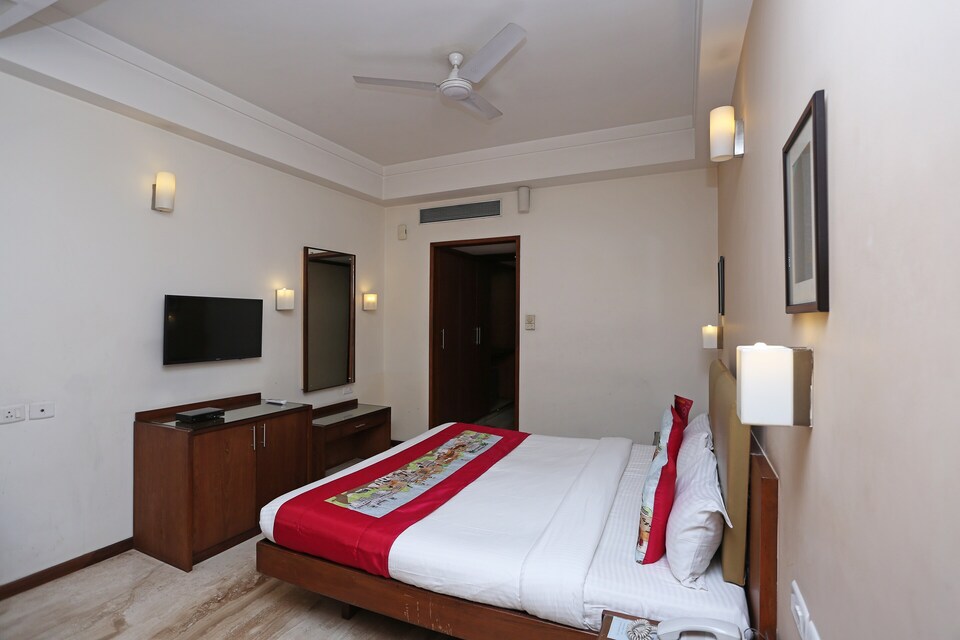 OYO 6934 Deepa Comforts, Balmatta Main Road Mangalore, Mangalore