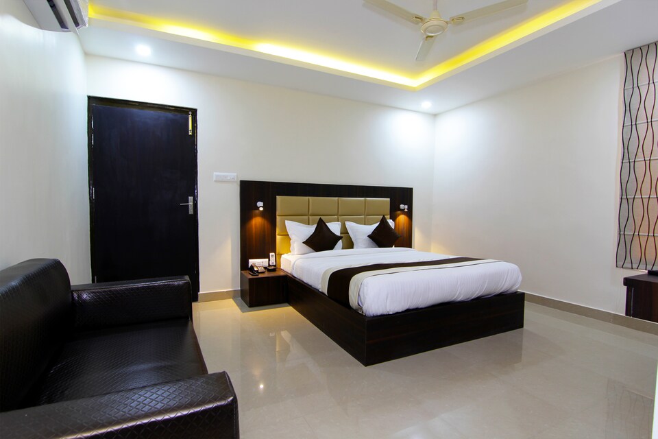 OYO 9037 Hotel Solitaire Inn, Kanpur City, Kanpur