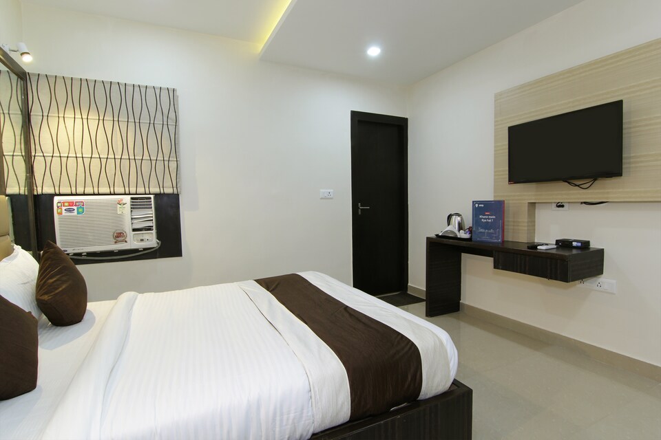 OYO 9037 Hotel Solitaire Inn, Kanpur City, Kanpur
