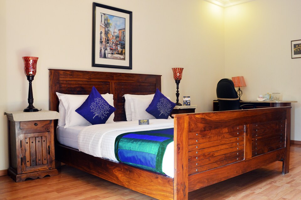 OYO Hotel Harry's Bed And Breakfast Near Aravali Biodiversity Park, Golf Course Road, गुड़गांव