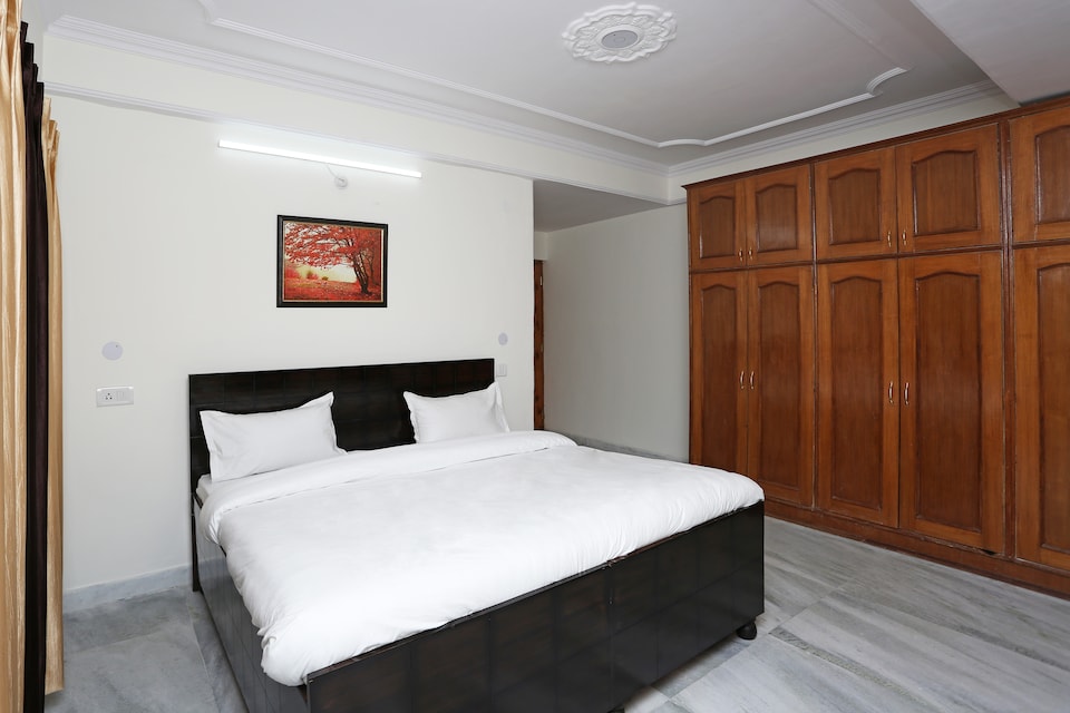 OYO 9102 Home Cozy 3BHK Near Mall Road, Chotta Shimla, शिमला