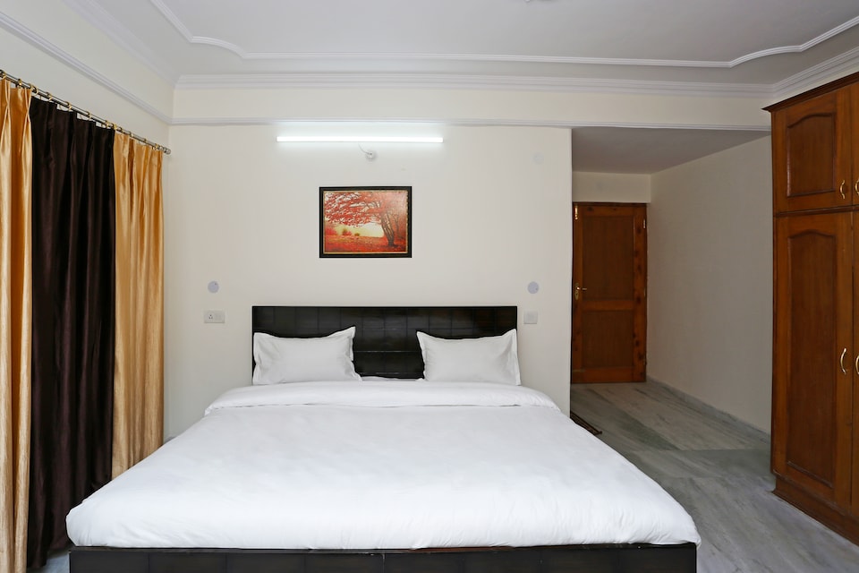 OYO 9102 Home Cozy 3BHK Near Mall Road, Chotta Shimla, शिमला