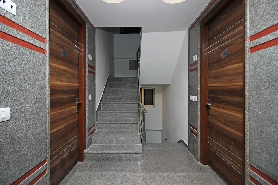 Hotel O Hotel Blu Pebbles, Airport Delhi, Delhi Transit