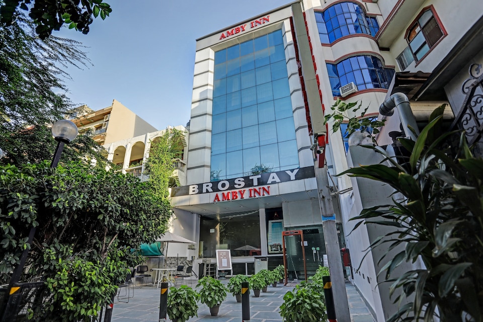 OYO Townhouse Amby Inn Lajpat Nagar, Lajpat Nagar Delhi, Delhi