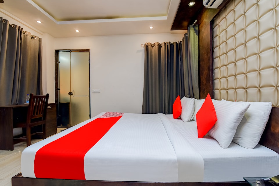 OYO Flagship 757 Golf Course Road, Golf Course Road, Gurgaon