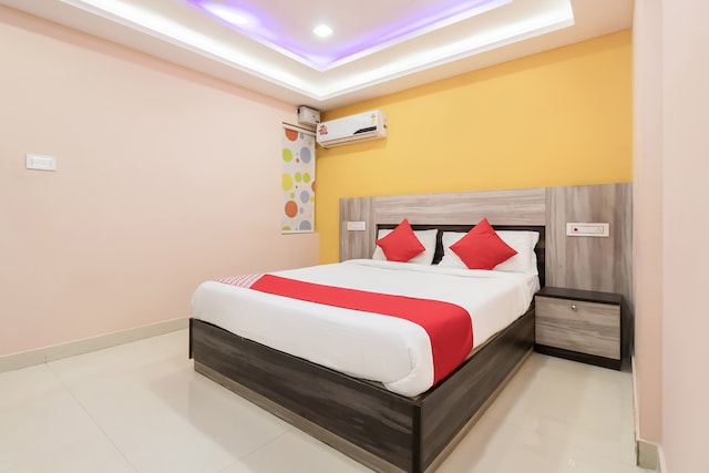 OYO Neema Residency Near Lalbagh Botanical Garden