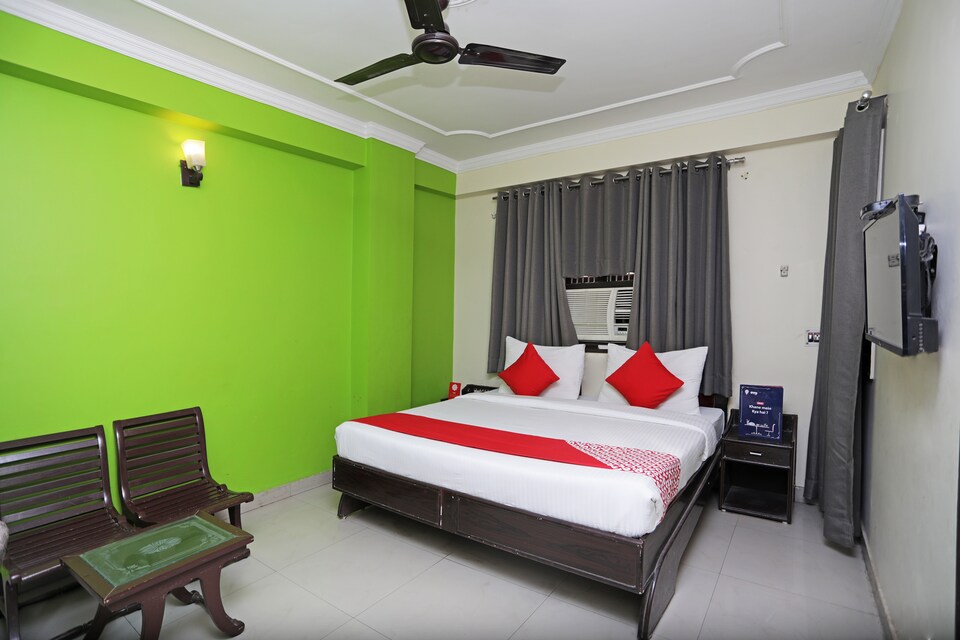 OYO Flagship 118 Atithi Satkar Dashashwmedh, Godowlia, Varanasi
