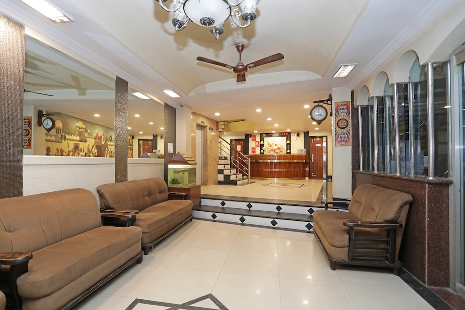 OYO Flagship 118 Atithi Satkar Dashashwmedh, Godowlia, Varanasi