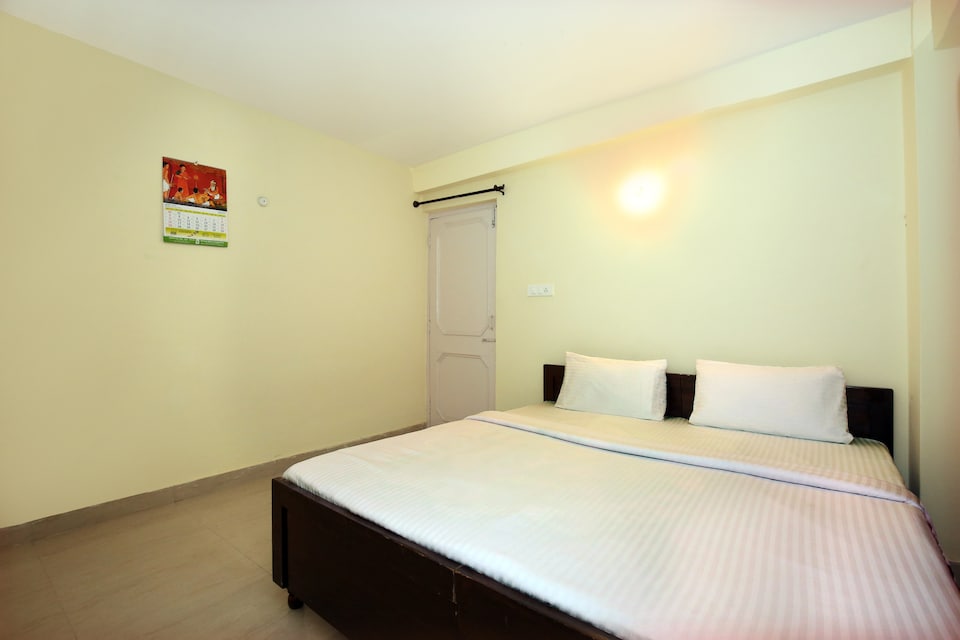 OYO Home 9105 2BHK, ISBT Tutikandi, Shimla