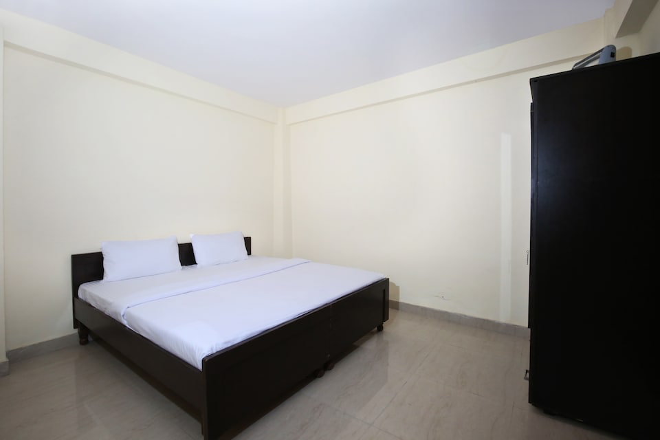 OYO Home 9105 2BHK, ISBT Tutikandi, Shimla