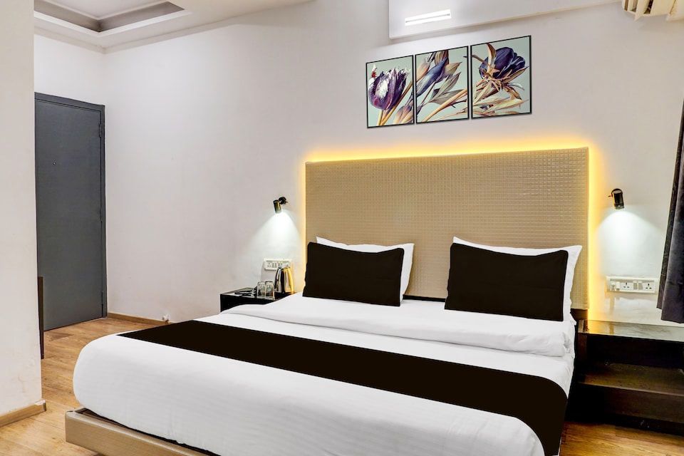 Super Townhouse Bombay Exhibition Centre Goregaon, Mumbai BCEC, मुंबई