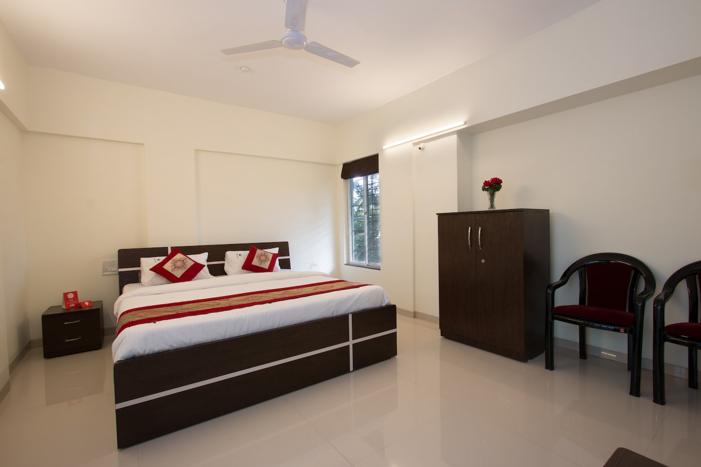 OYO 9052 Leisurely Abode Pune - Pune Hotel Reviews, Photos, Offers