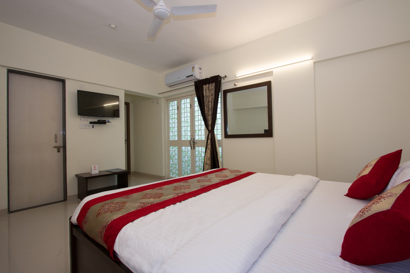 OYO 9052 Leisurely Abode Pune - Pune Hotel Reviews, Photos, Offers