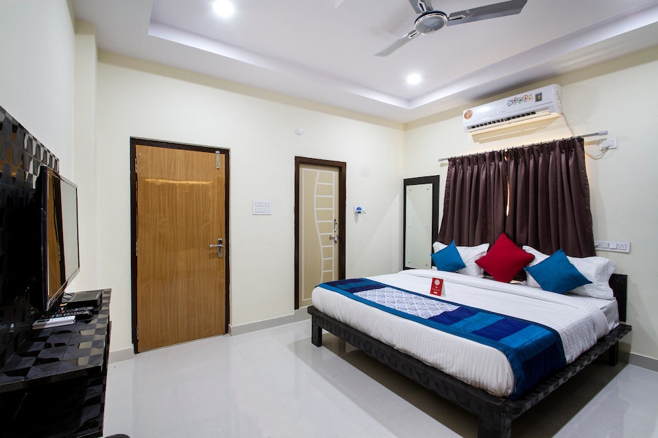 OYO 6663 Airport Pride Inn, Shamshabad-II, Hyderabad