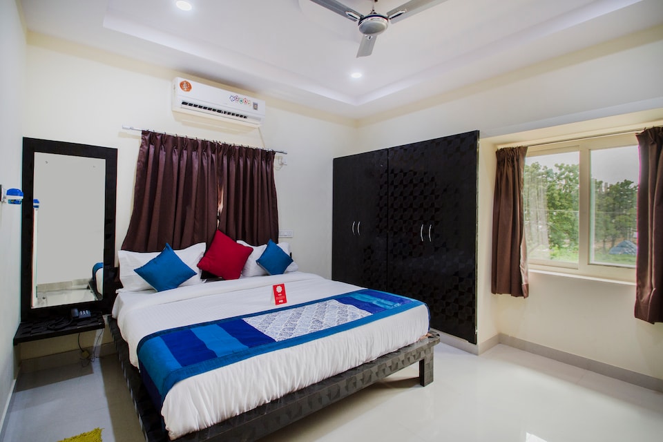 OYO 6663 Airport Pride Inn, Shamshabad-II, Hyderabad
