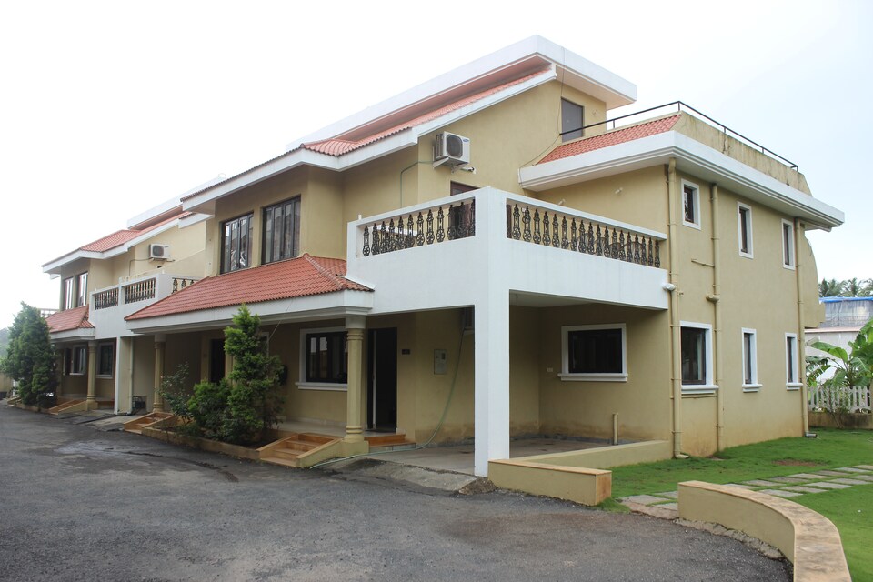 OYO Villas 6290 3BHK 700m from Club Cubana, Baga Goa, गोवा