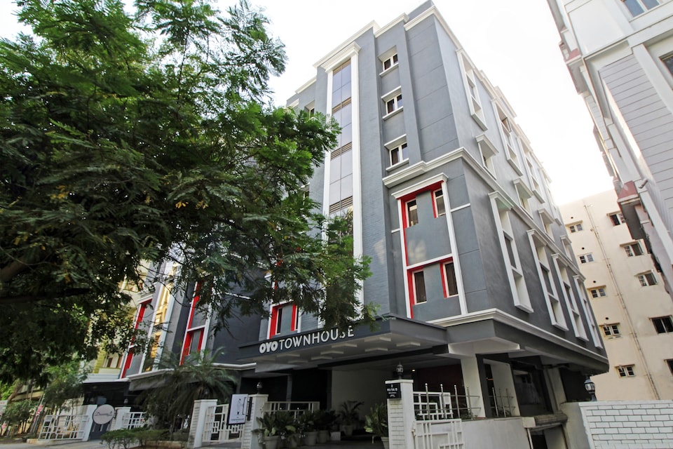 OYO Townhouse 9 Hitech City Near Shilparamam, Hi-Tech City, हैदराबाद