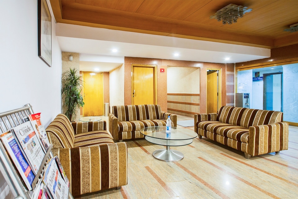 OYO 9303 Celebrity Skyhy Rooms, Begumpet-II, Hyderabad