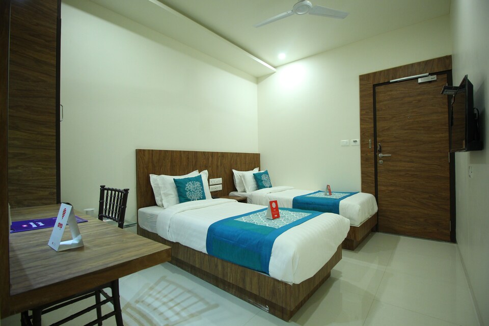 OYO 9112 Hotel Limra, Surat Railway Station, Surat