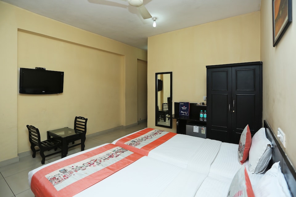 OYO 9219 Hotel Veenu International, Balmatta Main Road Mangalore, Mangalore
