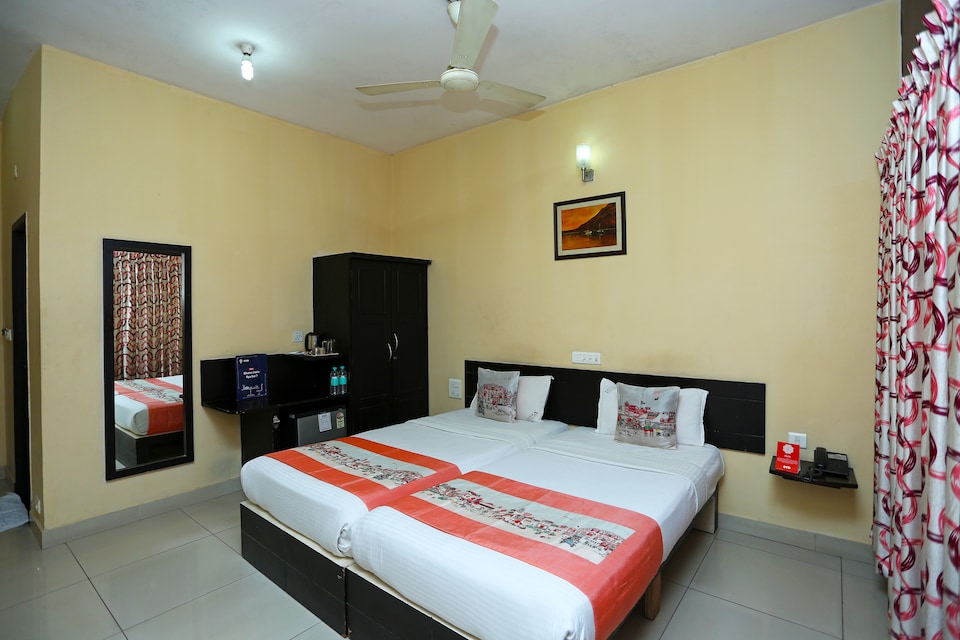 OYO 9219 Hotel Veenu International, Balmatta Main Road Mangalore, Mangalore