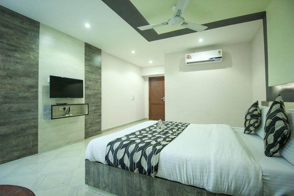 OYO 3788 Sadbhav Hotel, Ahmedabad Airport, Ahmedabad