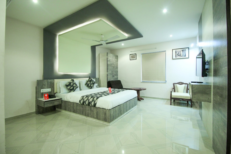 OYO 3788 Sadbhav Hotel, Ahmedabad Airport, Ahmedabad
