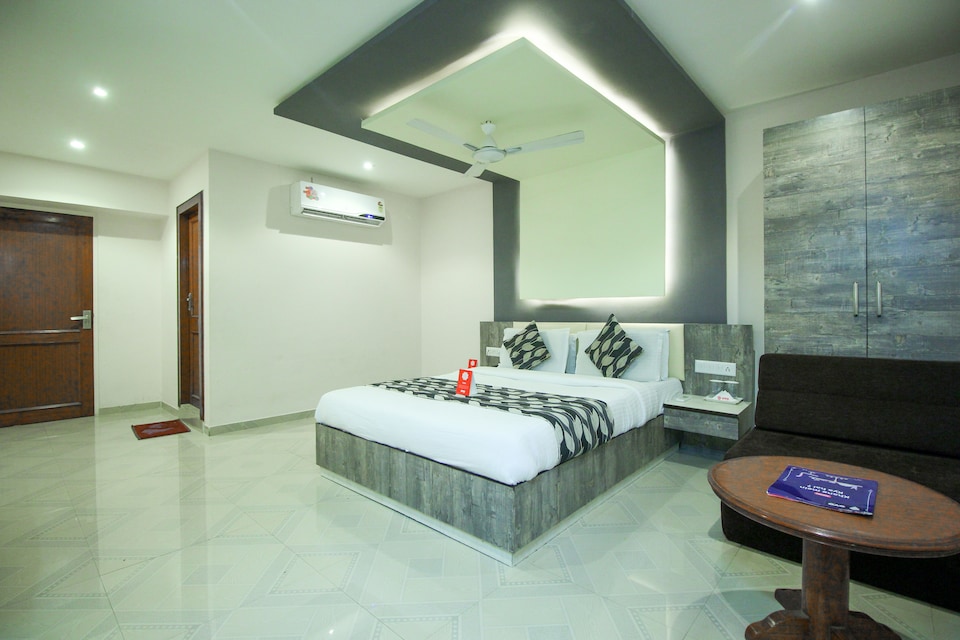 OYO 3788 Sadbhav Hotel, Ahmedabad Airport, Ahmedabad