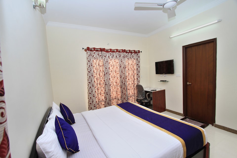 OYO 4848 3 Square Inn, Manyata Bangalore-II, Bangalore