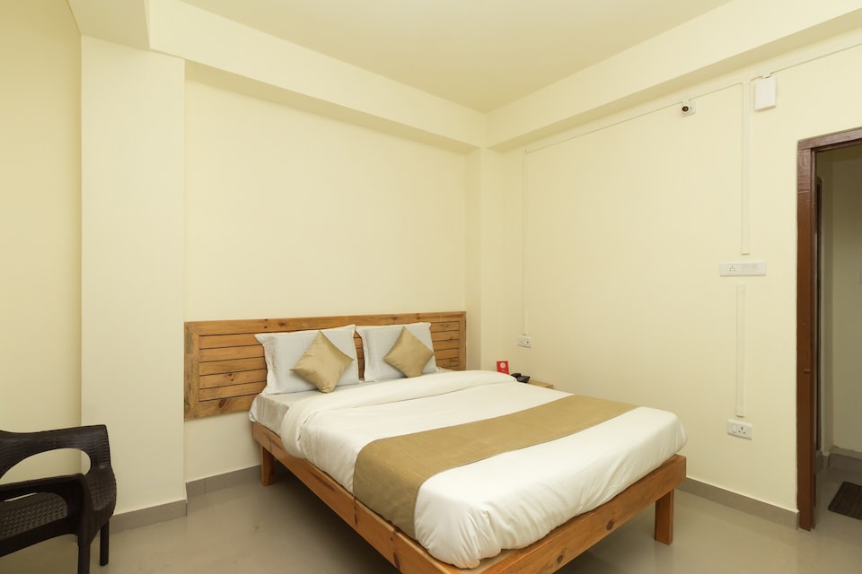 Capital O 10796 Hotel Travellers Inn, Rynjah, Shillong