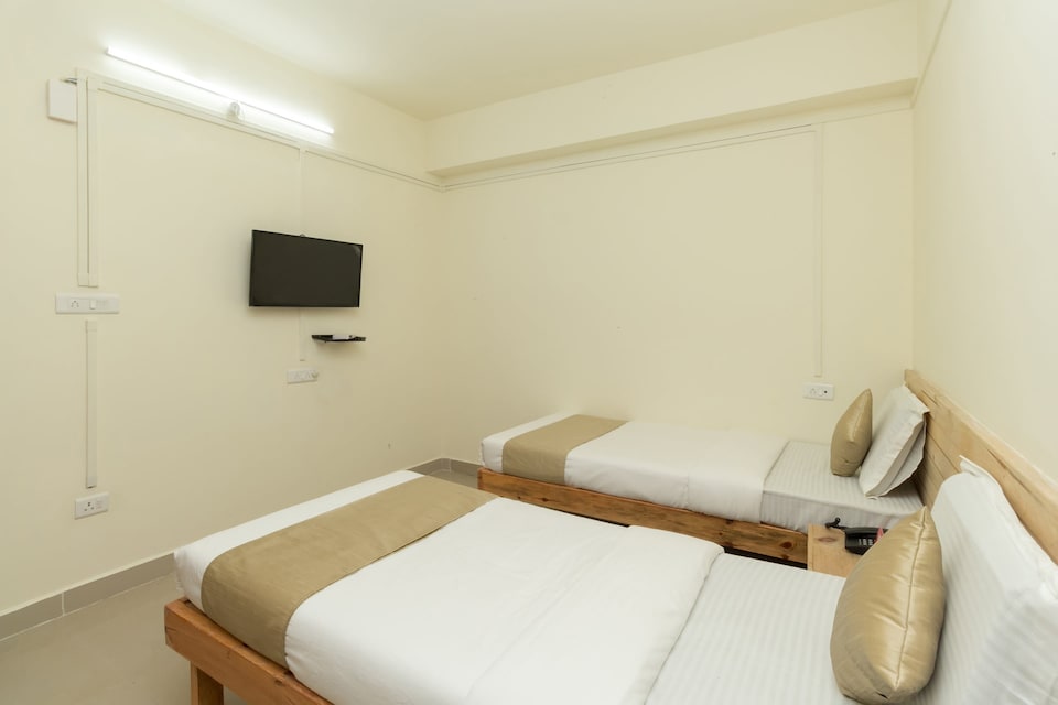 Capital O 10796 Hotel Travellers Inn, Rynjah, Shillong