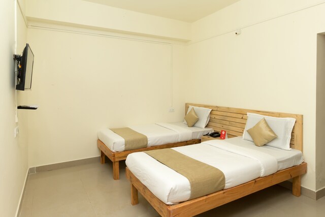 OYO 10796 Hotel Travellers INN