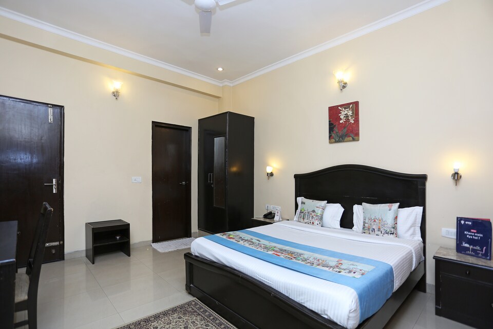 OYO 9188 Near DLF Phase 1, Golf Course Road, Gurgaon
