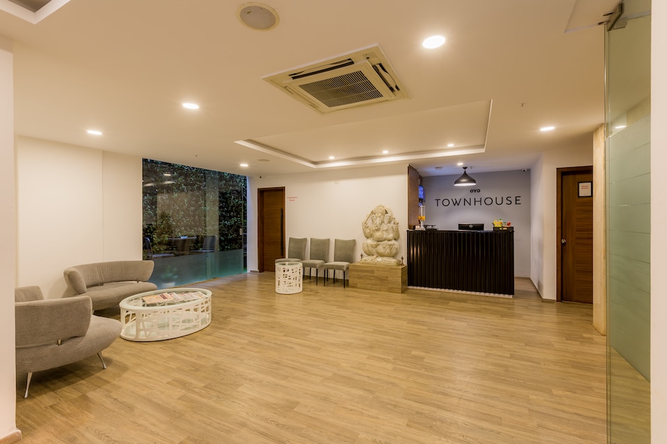 OYO Townhouse 029 Brigade Road, MG Road Bangalore, Bangalore