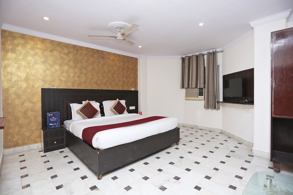 OYO 9629 Pearl International, Fatehabad Road, Agra