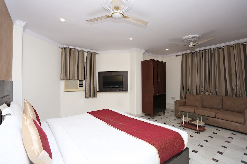 OYO 9629 Pearl International, Fatehabad Road, Agra