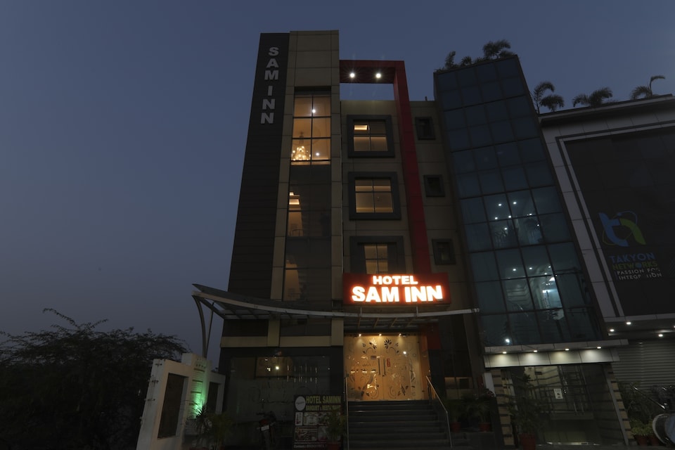 OYO Townhouse 6844 Sam Inn, Gomti Nagar Lucknow, लखनऊ