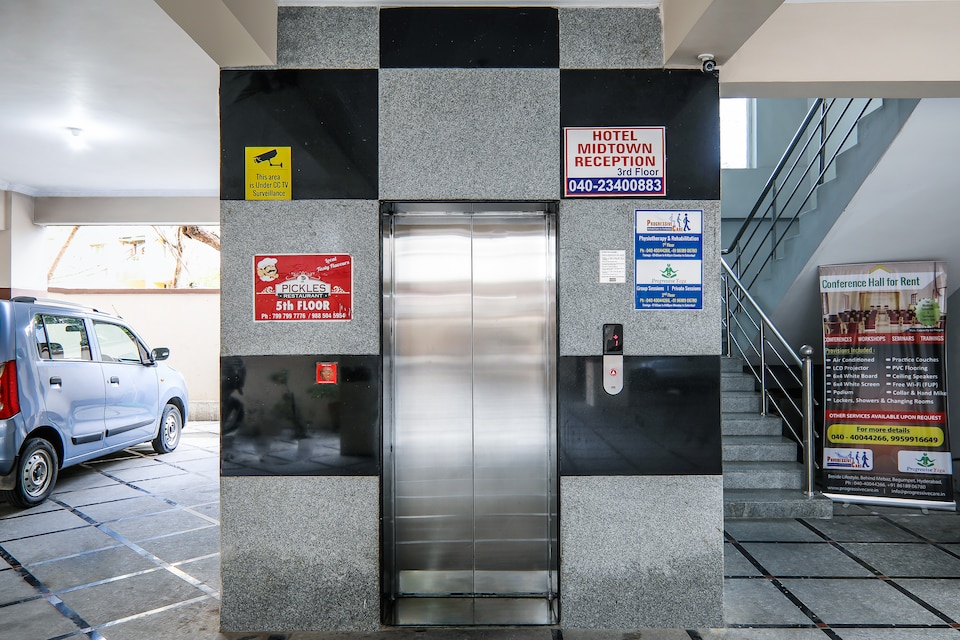 OYO Hotel Midtown Near Lumbini Park, Lakdikapul-II, Hyderabad