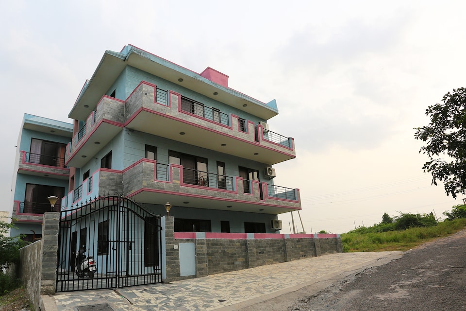 OYO 9274 Homey Stay Suites, Faridabad, Faridabad