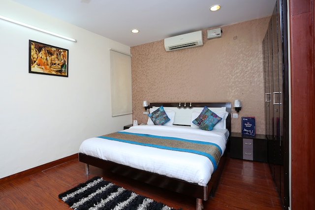 OYO City Stay Near Worlds Of Wonder