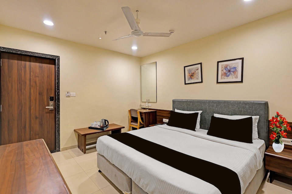 Townhouse Vadodara Railway Station Road Formerly Hotel Raajpath, Alkapuri Vadodara, Vadodara