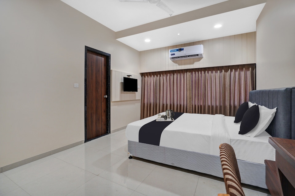 Townhouse Vadodara Railway Station Road Formerly Hotel Raajpath, Alkapuri Vadodara, Vadodara