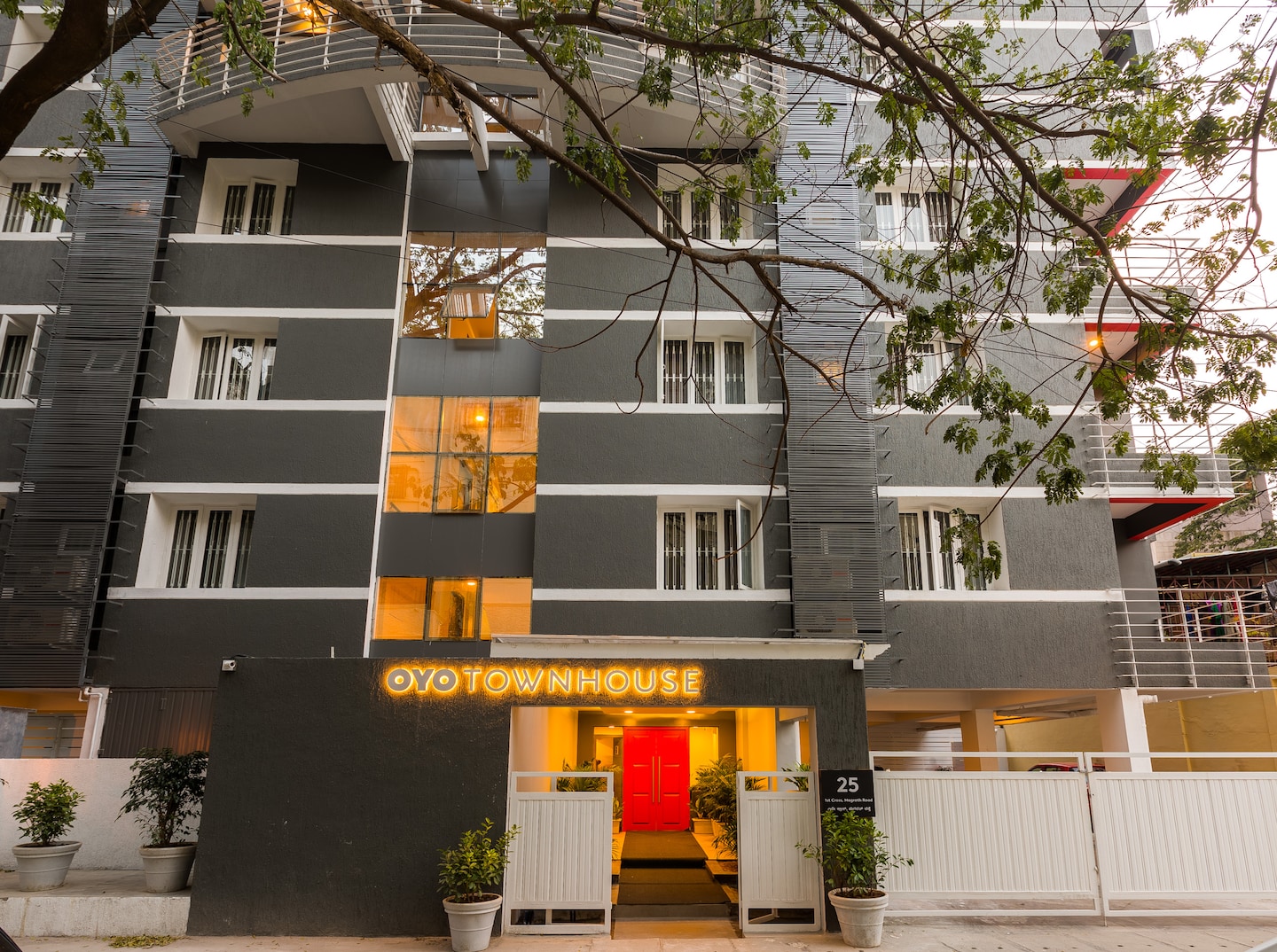 OYO Townhouse 025 Garuda Mall Bangalore Bangalore Bangalore Hotel