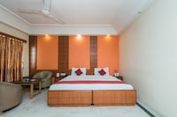 OYO Kings Crown Hotel