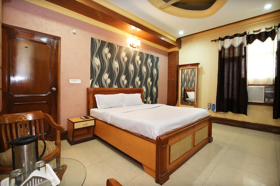 Capital O 10990 Hotel Gobind Regency, Zirakpur, Zirakpur