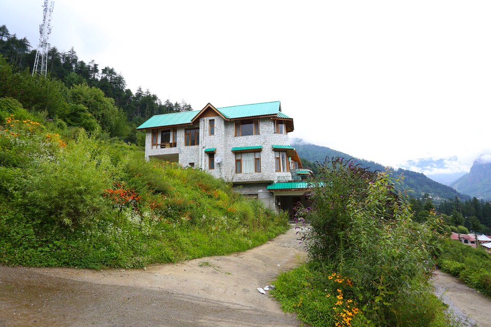 OYO 9179 Home Luxury Hill View 3 BHK Cottage, Hadimba Temple Road, Manali