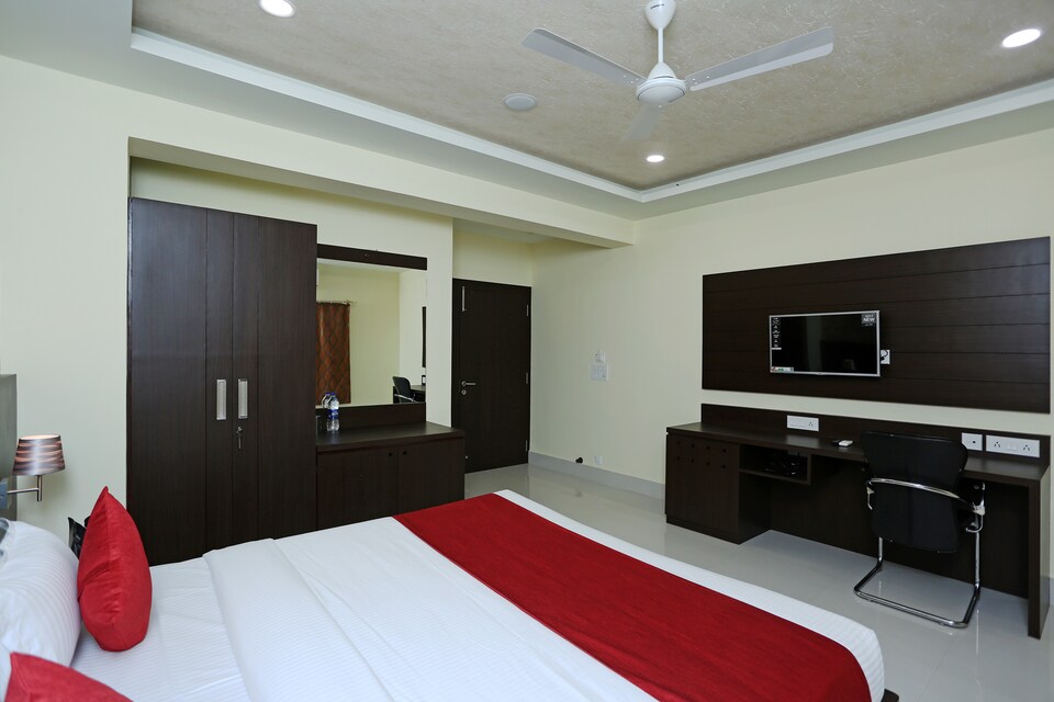 OYO 9227 Kings Court, Chandrasekharpur, Bhubaneswar