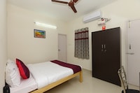 OYO Olive Castles Inn Near Ecr Beach